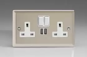 Varilight 2G USB + Unswitched Socket XDQ5U2WS